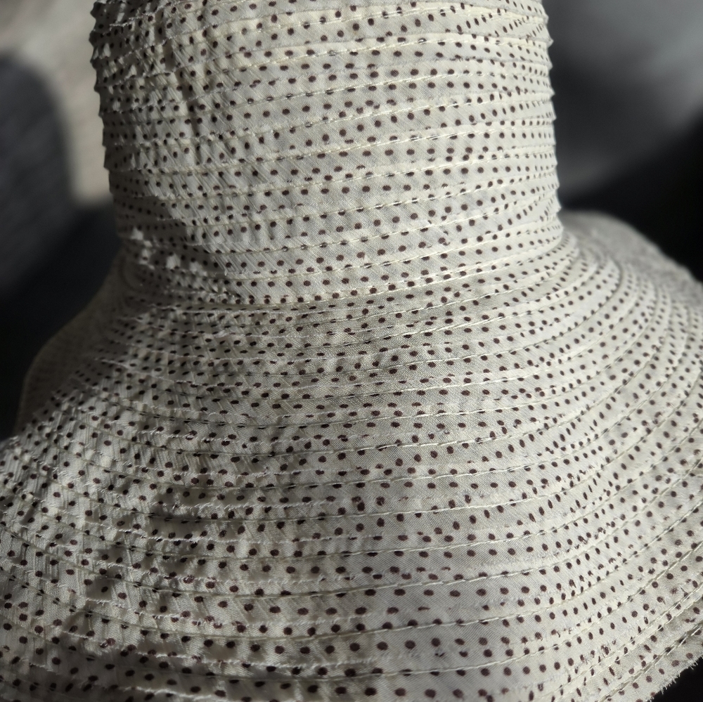 Wallaroo Beige Polka Dot Sun Hat - Picture 5 of 11